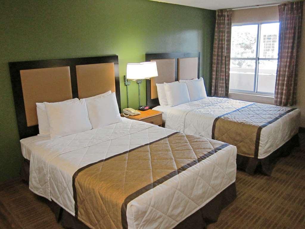 Hometowne By Red Roof Hotel Chantilly