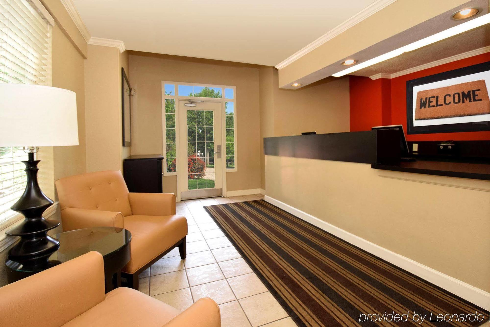 Hotel Hometowne By Red Roof